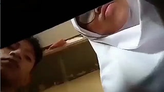 Bokep Indo Skandal Sepasang Abg Sekolah Diam-Diam Grepe Dikelas