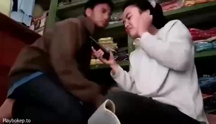 Bokep Indo Karyawan Toko Mesum Saat Jam Kerja