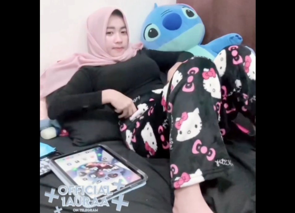 Bokep Indo Lagi Ngejain Tugas Malah Sange